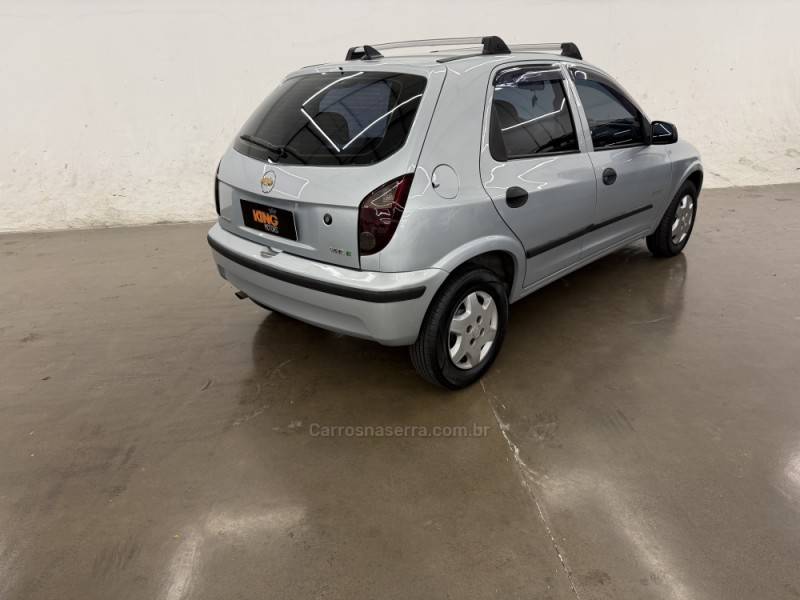 CHEVROLET - CELTA - 2009/2010 - Prata - R$ 25.900,00