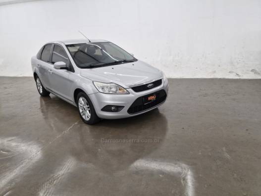 FORD - FOCUS - 2013/2013 - Prata - R$ 43.900,00