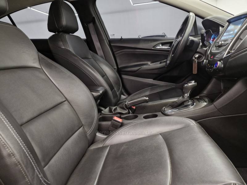 CHEVROLET - CRUZE - 2016/2017 - Branca - R$ 79.900,00