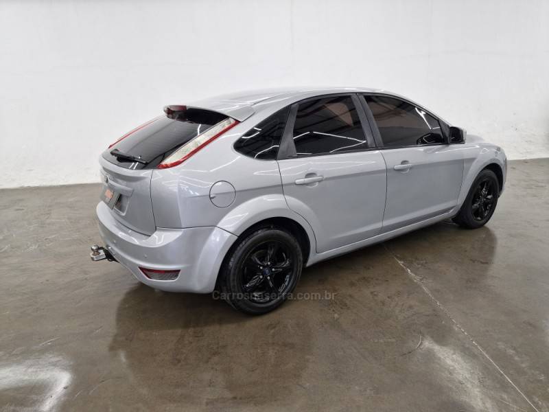 FORD - FOCUS - 2009/2009 - Prata - R$ 37.900,00