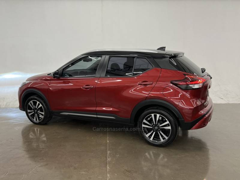 NISSAN - KICKS - 2023/2024 - Vermelha - R$ 129.900,00