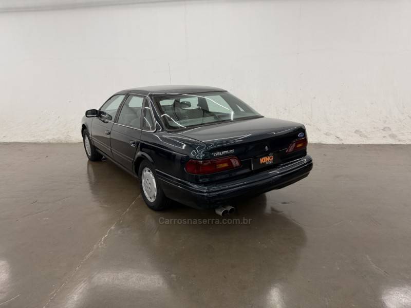 FORD - TAURUS - 1995/1995 - Verde - R$ 45.900,00
