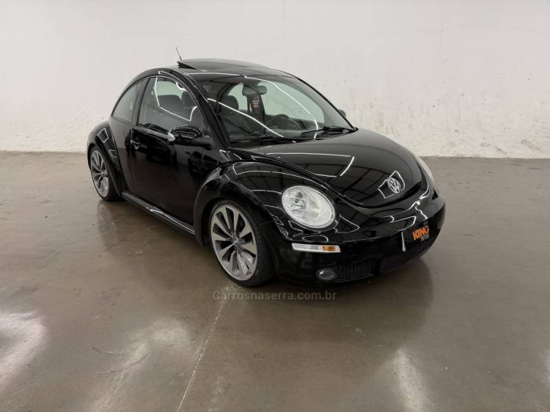 VOLKSWAGEN - NEW BEETLE - 2009/2010 - Preta - R$ 59.900,00