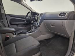 FORD - FOCUS - 2010/2011 - Prata - R$ 41.900,00