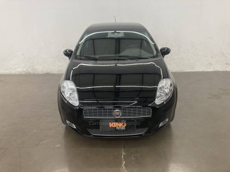FIAT - PUNTO - 2011/2012 - Preta - R$ 33.900,00
