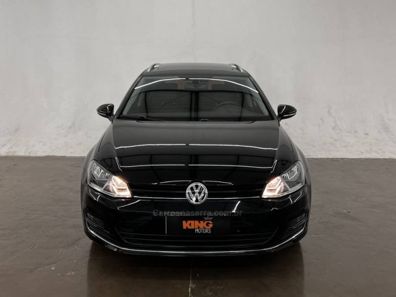 VOLKSWAGEN - GOLF - 2015/2016 - Preta - R$ 91.900,00