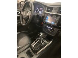 NISSAN - SENTRA - 2016/2017 - Prata - R$ 67.900,00