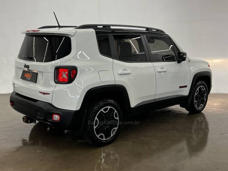 JEEP - RENEGADE - 2015/2016 - Branca - R$ 86.900,00