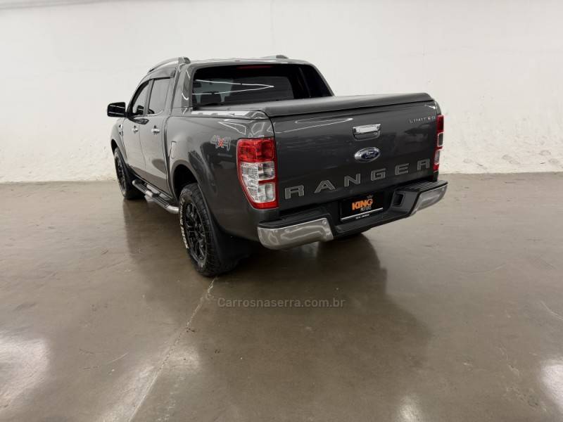 FORD - RANGER - 2016/2017 - Cinza - R$ 142.900,00