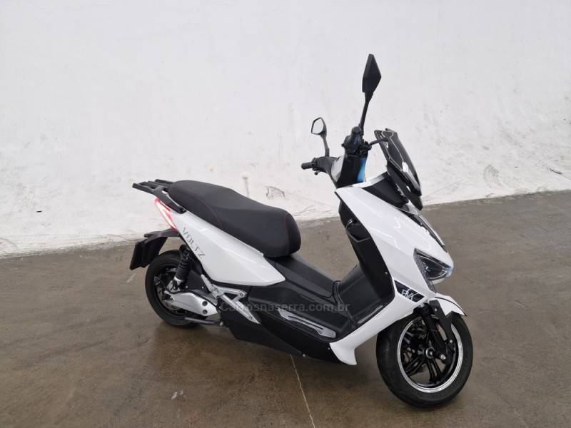 VOLTZ - EV01 - 2022/2021 - Branca - R$ 13.900,00