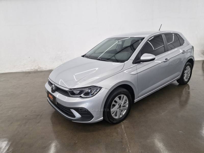 VOLKSWAGEN - POLO - 2024/2024 - Prata - R$ 82.900,00