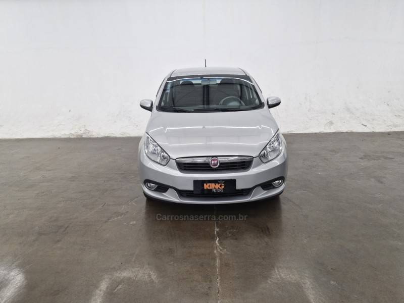 FIAT - GRAND SIENA - 2015/2016 - Prata - R$ 41.900,00