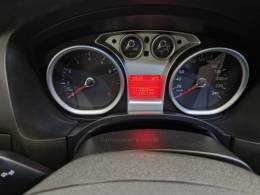 FORD - FOCUS - 2010/2011 - Prata - R$ 41.900,00