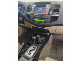 TOYOTA - HILUX SW4 - 2015/2015 - Prata - R$ 159.900,00