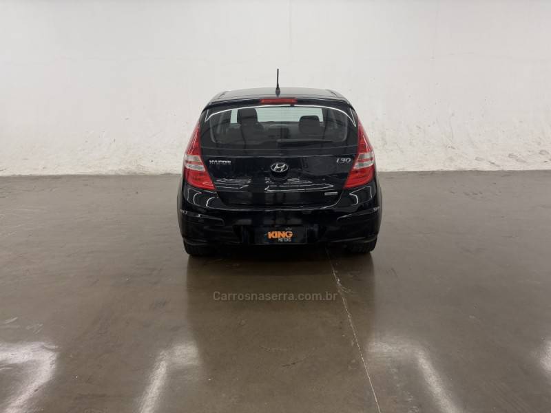 HYUNDAI - I30 - 2009/2010 - Preta - R$ 39.900,00