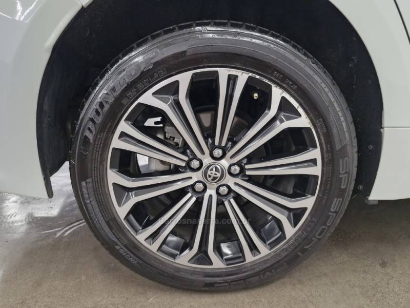 TOYOTA - COROLLA - 2021/2021 - Branca - R$ 124.900,00