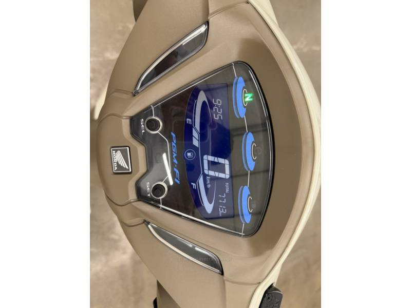 HONDA - BIZ 125 - 2020/2021 - Branca - R$ 17.900,00