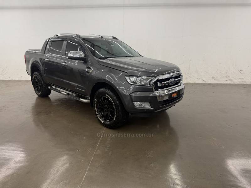 FORD - RANGER - 2016/2017 - Cinza - R$ 142.900,00