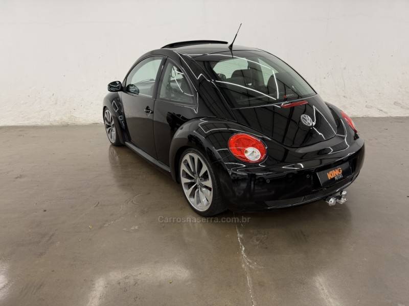 VOLKSWAGEN - NEW BEETLE - 2009/2010 - Preta - R$ 59.900,00