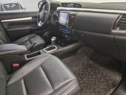 TOYOTA - HILUX - 2021/2021 - Preta - R$ 245.900,00