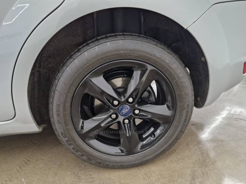 FORD - FOCUS - 2009/2009 - Prata - R$ 37.900,00