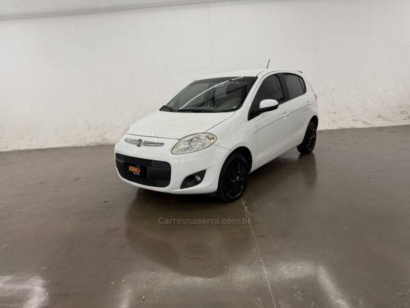 FIAT - PALIO - 2012/2013 - Branca - R$ 33.900,00