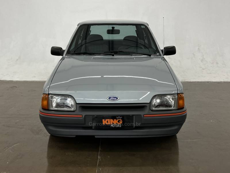 FORD - ESCORT - 1994/1994 - Cinza - R$ 25.900,00