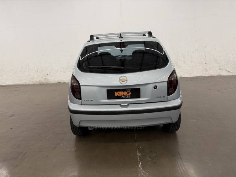 CHEVROLET - CELTA - 2009/2010 - Prata - R$ 25.900,00