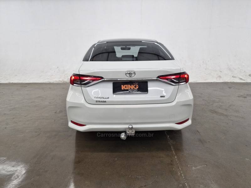 TOYOTA - COROLLA - 2021/2021 - Branca - R$ 124.900,00