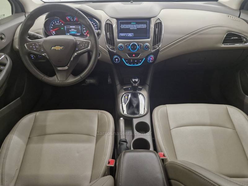 CHEVROLET - CRUZE - 2018/2019 - Prata - R$ 109.900,00