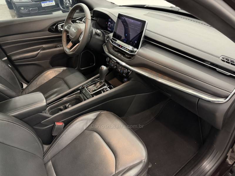 JEEP - COMPASS - 2021/2022 - Marrom - R$ 156.900,00