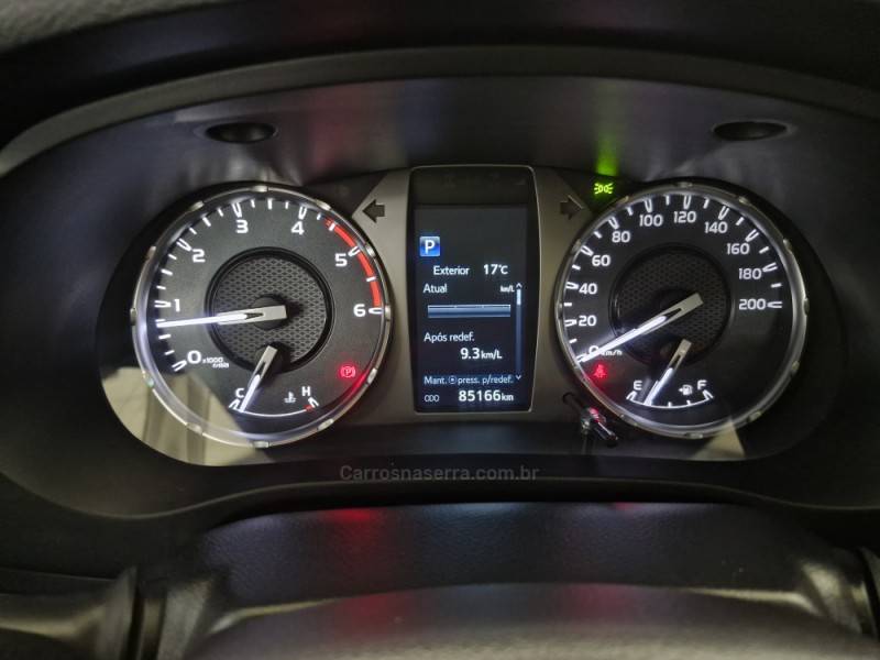 TOYOTA - HILUX - 2021/2021 - Preta - R$ 245.900,00