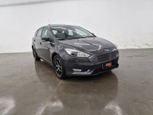 FORD - FOCUS - 2017/2018 - Cinza - R$ 79.900,00