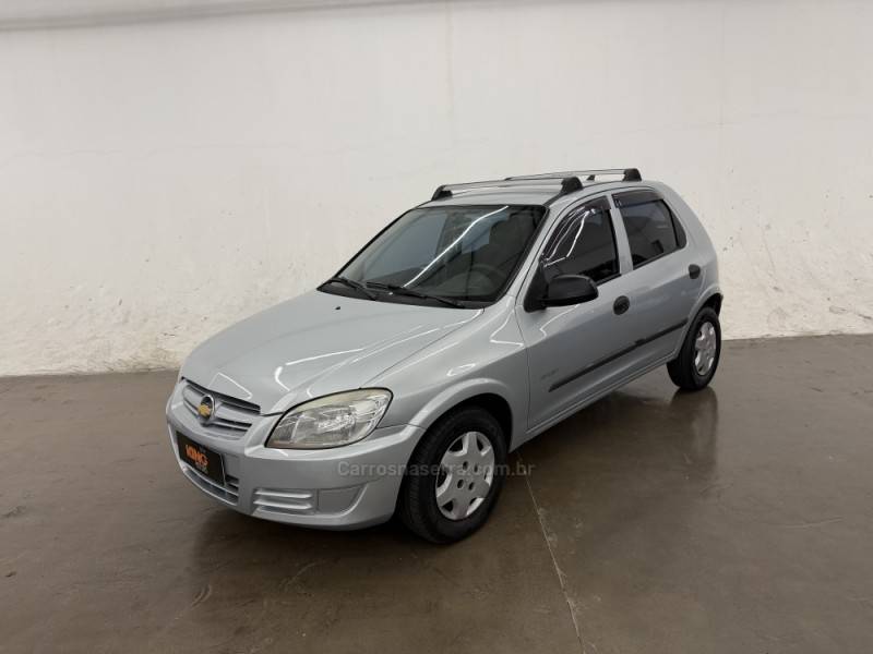 CHEVROLET - CELTA - 2009/2010 - Prata - R$ 25.900,00