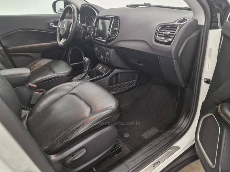 JEEP - COMPASS - 2017/2018 - Branca - R$ 96.900,00