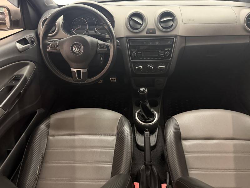 VOLKSWAGEN - SAVEIRO - 2015/2016 - Branca - R$ 72.900,00