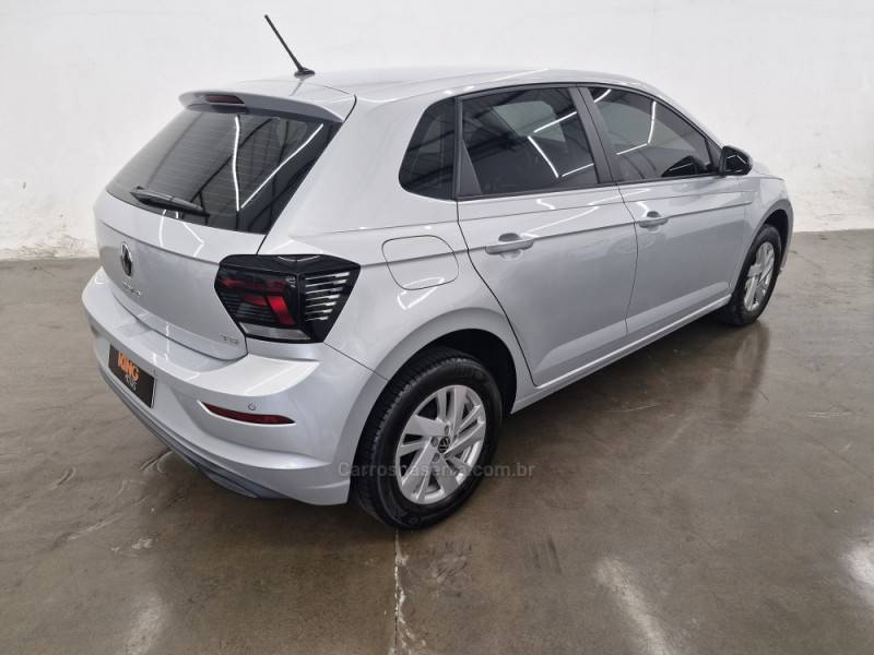 VOLKSWAGEN - POLO - 2024/2024 - Prata - R$ 82.900,00