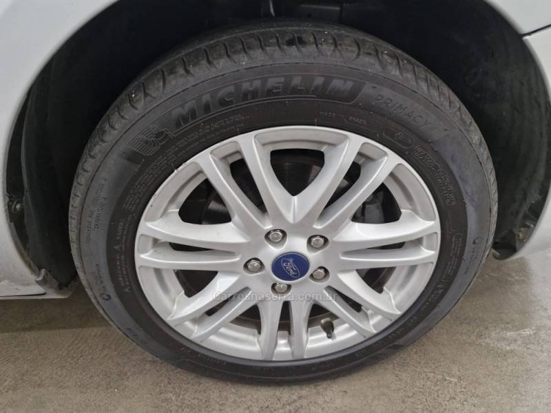 FORD - FOCUS - 2013/2013 - Prata - R$ 43.900,00