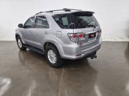 TOYOTA - HILUX SW4 - 2015/2015 - Prata - R$ 159.900,00