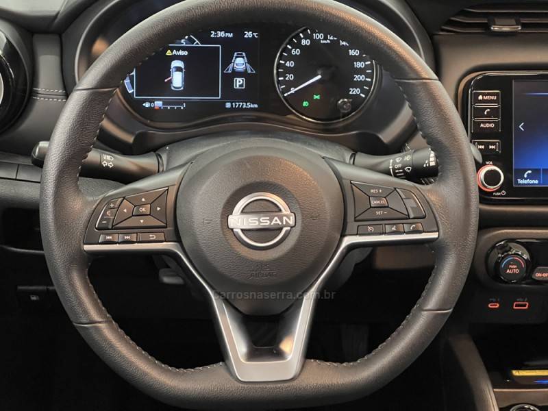 NISSAN - KICKS - 2023/2024 - Vermelha - R$ 129.900,00