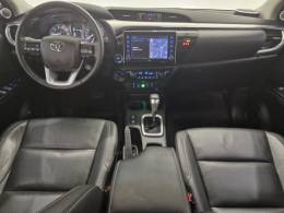 TOYOTA - HILUX - 2021/2021 - Preta - R$ 245.900,00