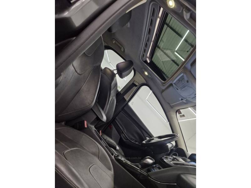 FORD - FOCUS - 2017/2018 - Cinza - R$ 79.900,00
