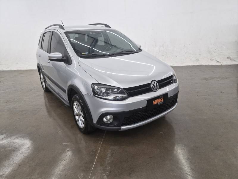 VOLKSWAGEN - SPACE CROSS - 2013/2014 - Prata - R$ 56.900,00