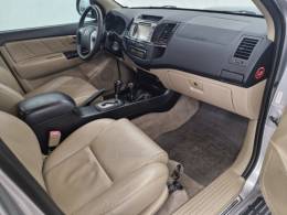 TOYOTA - HILUX SW4 - 2015/2015 - Prata - R$ 159.900,00