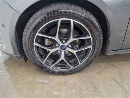 FORD - FOCUS - 2017/2018 - Cinza - R$ 79.900,00