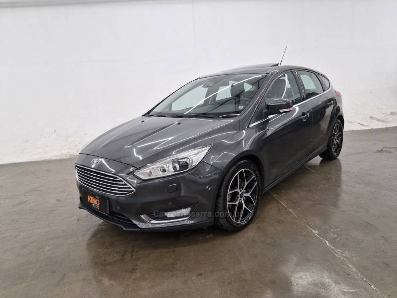 FORD - FOCUS - 2017/2018 - Cinza - R$ 79.900,00