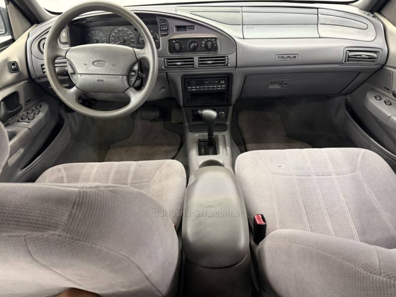 FORD - TAURUS - 1995/1995 - Verde - R$ 45.900,00