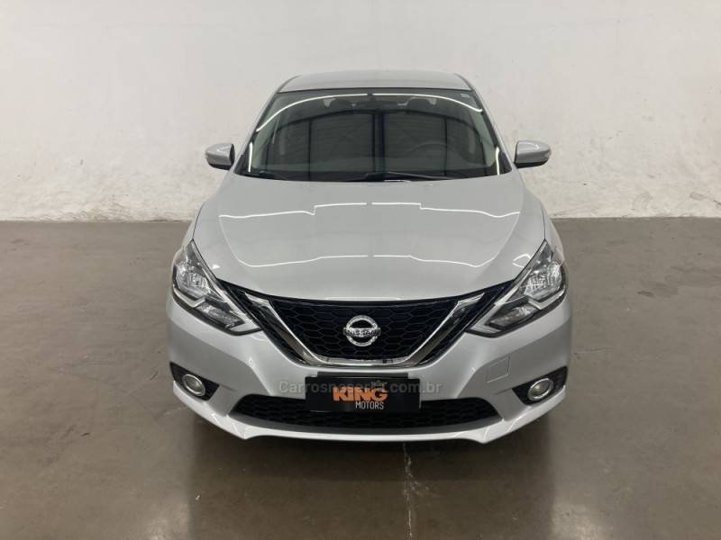 NISSAN - SENTRA - 2016/2017 - Prata - R$ 67.900,00