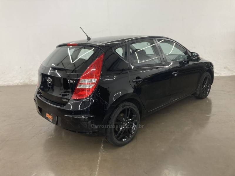 HYUNDAI - I30 - 2009/2010 - Preta - R$ 38.900,00