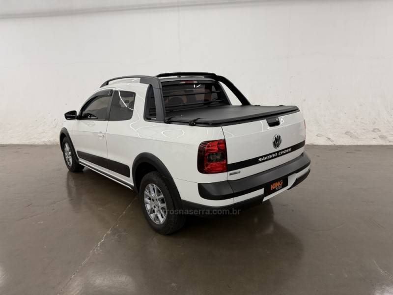 VOLKSWAGEN - SAVEIRO - 2015/2016 - Branca - R$ 72.900,00